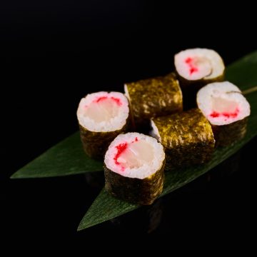МАКІ З ГРЕБІНЦЕМ